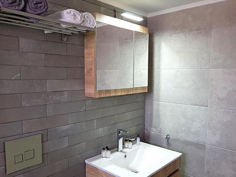 Athens Campus Renovated Studio Apartment @ Ilisia Esterno foto